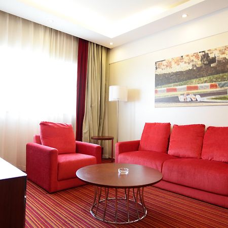 Holiday Inn Express Shanghai New Hongqiao, An Ihg Hotel Екстериор снимка