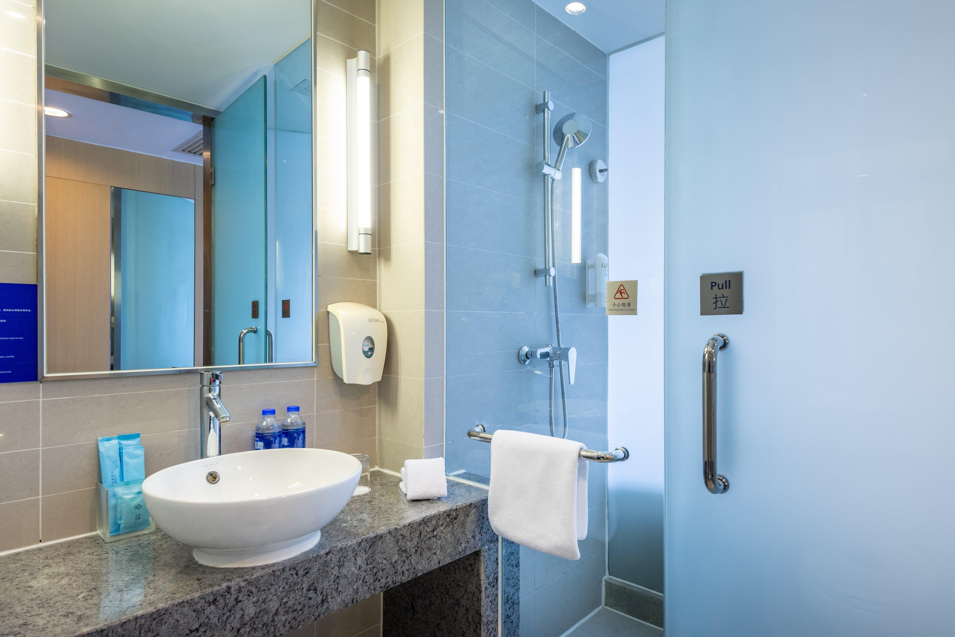 Holiday Inn Express Shanghai New Hongqiao, An Ihg Hotel Екстериор снимка