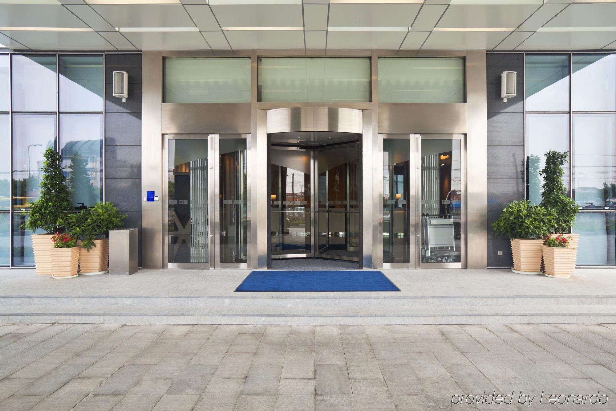 Holiday Inn Express Shanghai New Hongqiao, An Ihg Hotel Екстериор снимка