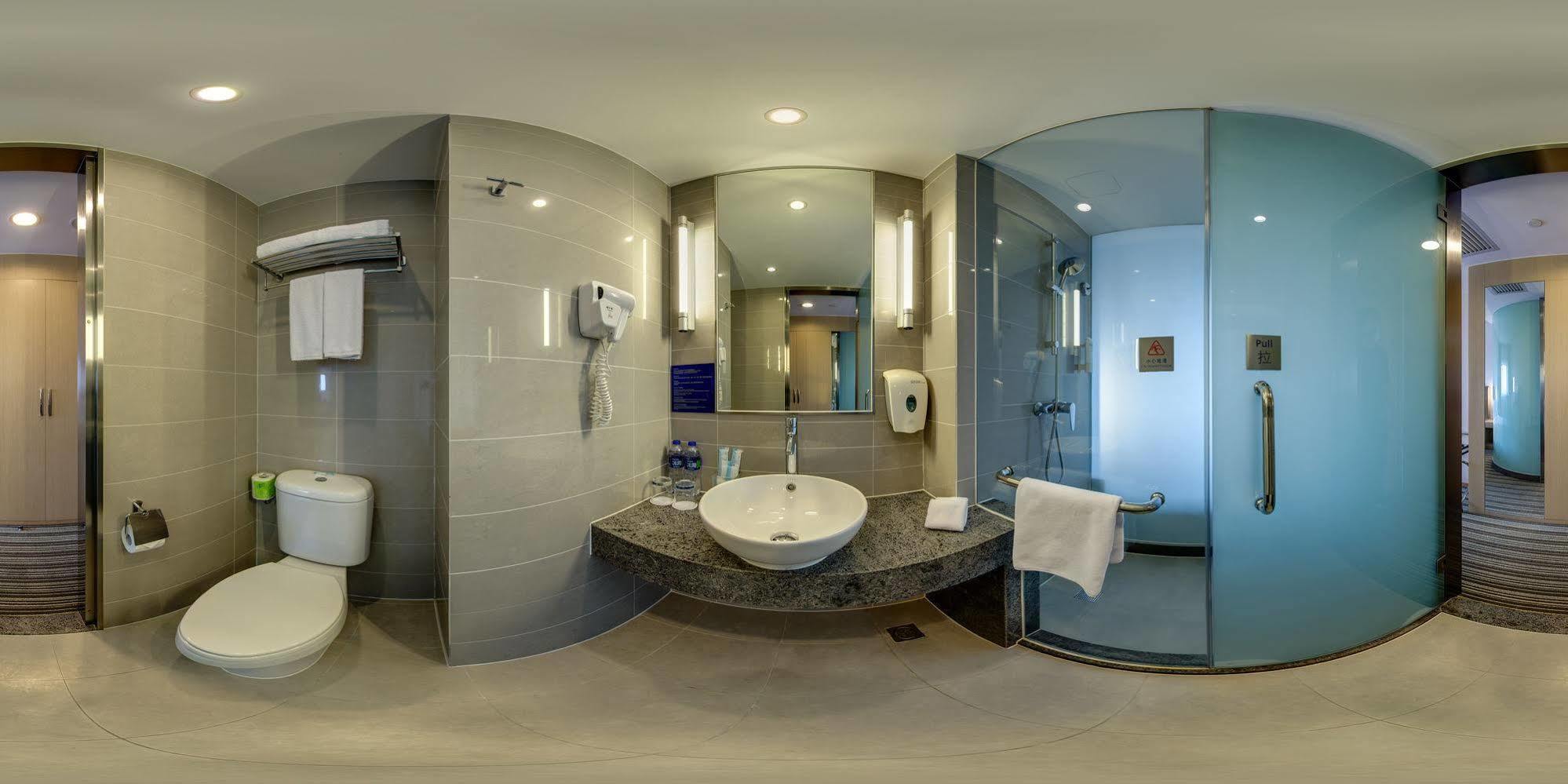 Holiday Inn Express Shanghai New Hongqiao, An Ihg Hotel Екстериор снимка
